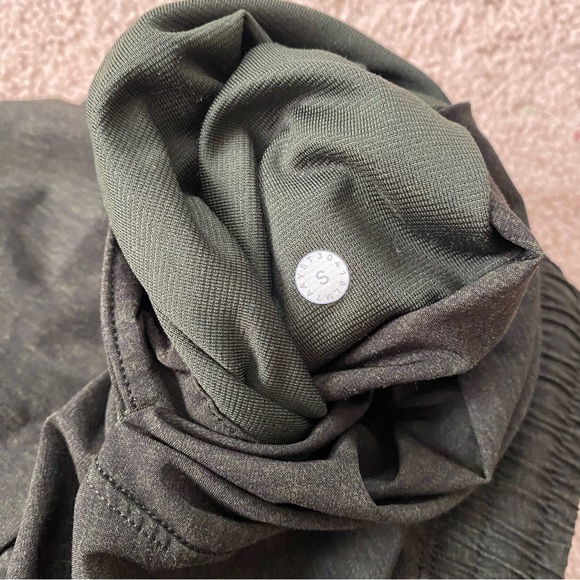 Lululemon Men’s Athletic Shorts - Picture 6 of 6